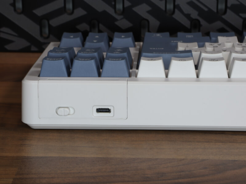 Trust GXT 872 Xyra TKL hot swap keyboard LEOBOG switches gaming RGB.JPG